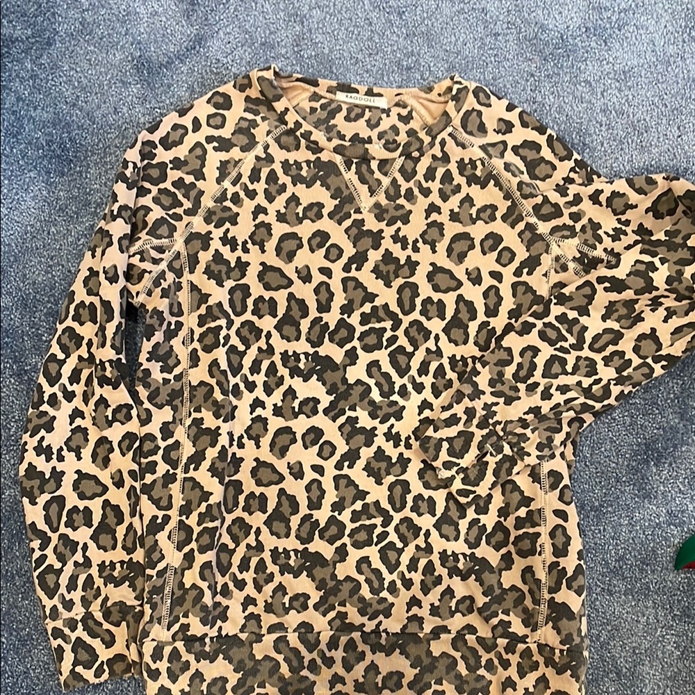 Leopard Print Long Sleeve Top